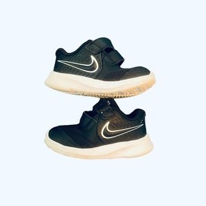 Size 5 Nike Star Runner Shoes